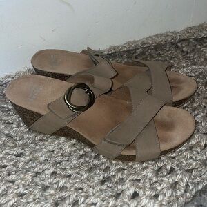 Dansko Susie Slide Wedge sandals with buckle and strapz